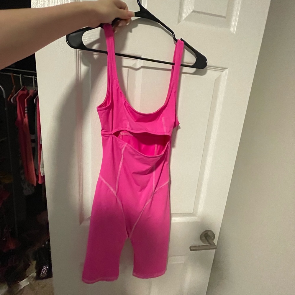 HOT PINK ROMPER FASHIONNOVA WORN ONCE